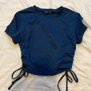 Cropped Navy blue drawstring tee shirt